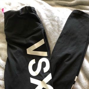 Victoria’s Secret knockout leggings